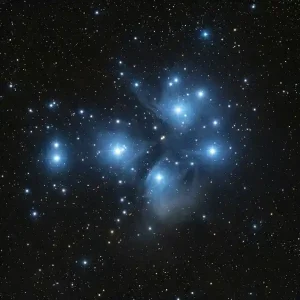 Stjärnhopen Plejaderna M45 fotograferad med Seestar S50 från Ragnhildsholmen i Säve utanför Göteborg, cirka 2 timmars exponering januari 2026